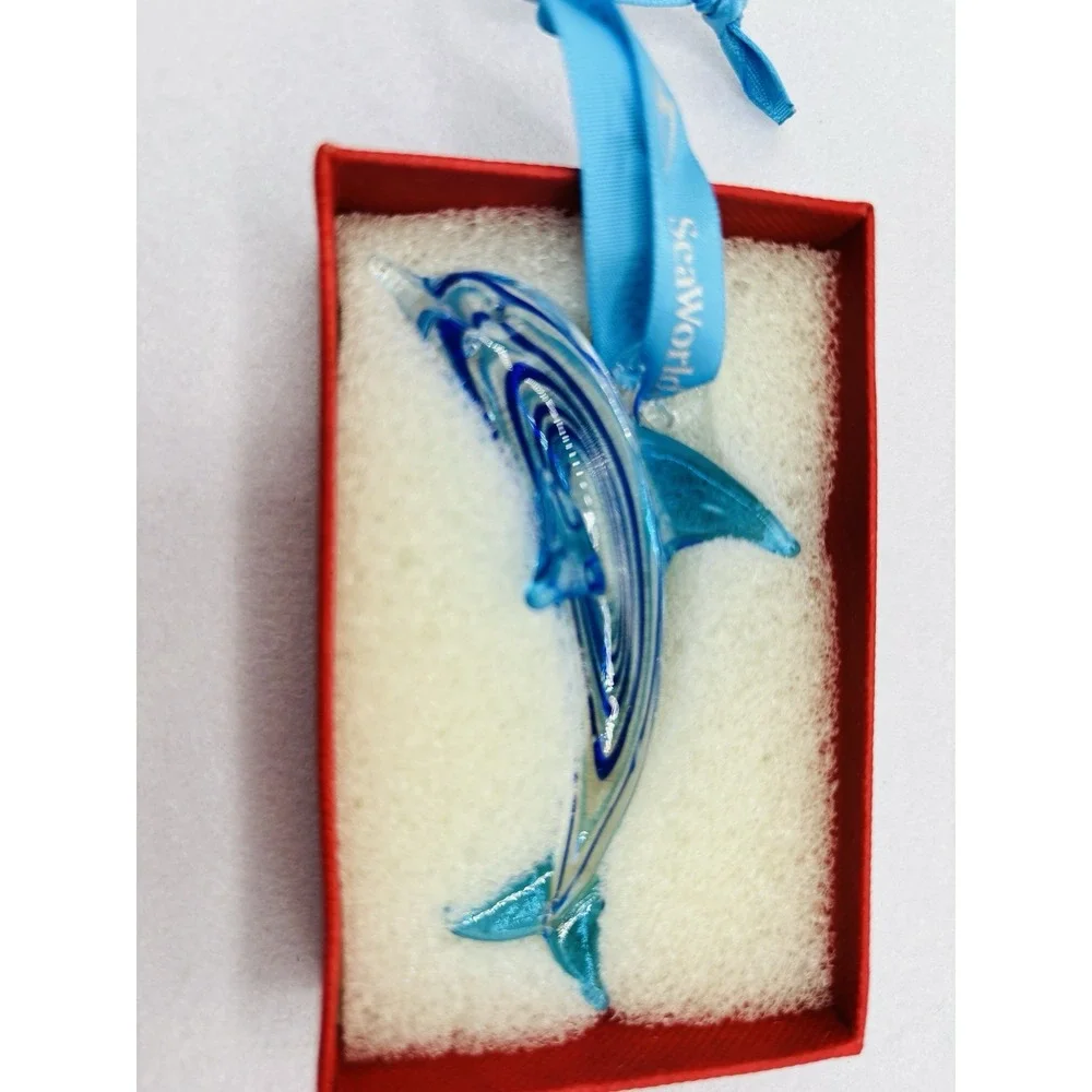 SeaWorld 2010  Blown Blue Swirl Glass Orca  Dolphin Ornament in box New